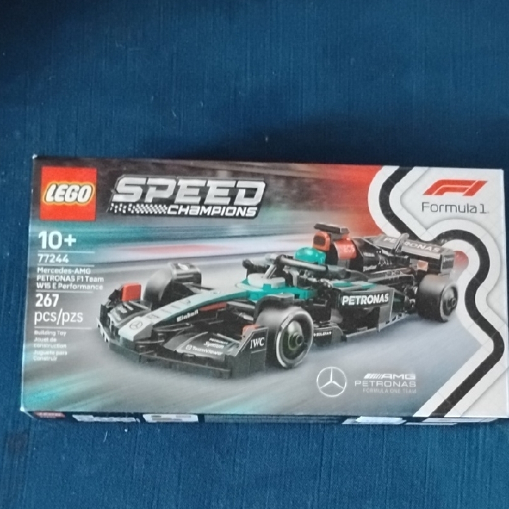 Brand New In The Box Unopened Lego Formula 1 Mercedes AMG Petronas